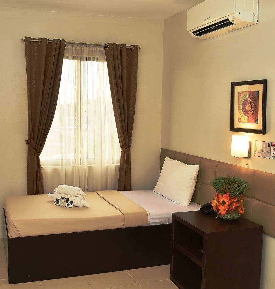 Columbus Plaza Hotel General Santos City Екстериор снимка