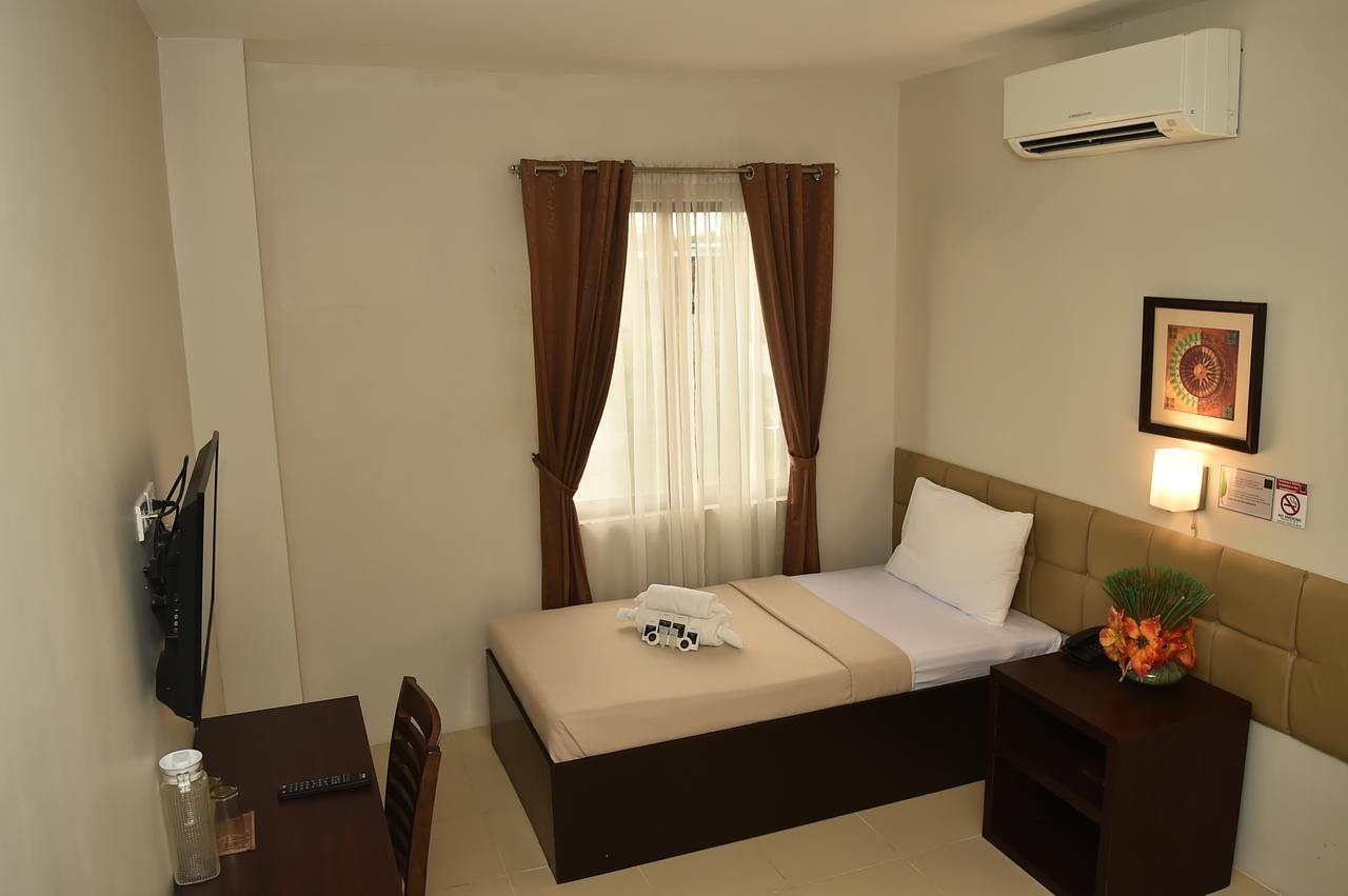 Columbus Plaza Hotel General Santos City Екстериор снимка