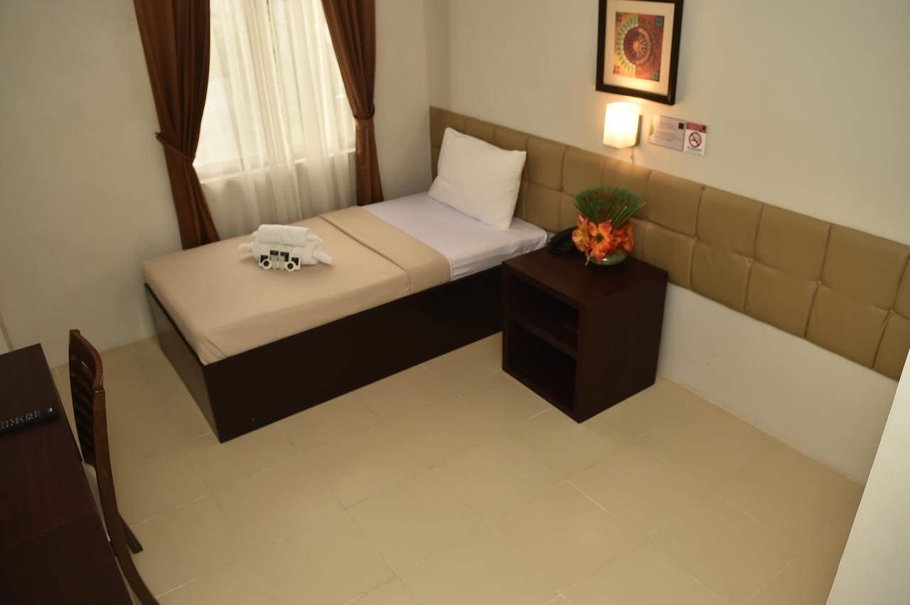 Columbus Plaza Hotel General Santos City Екстериор снимка