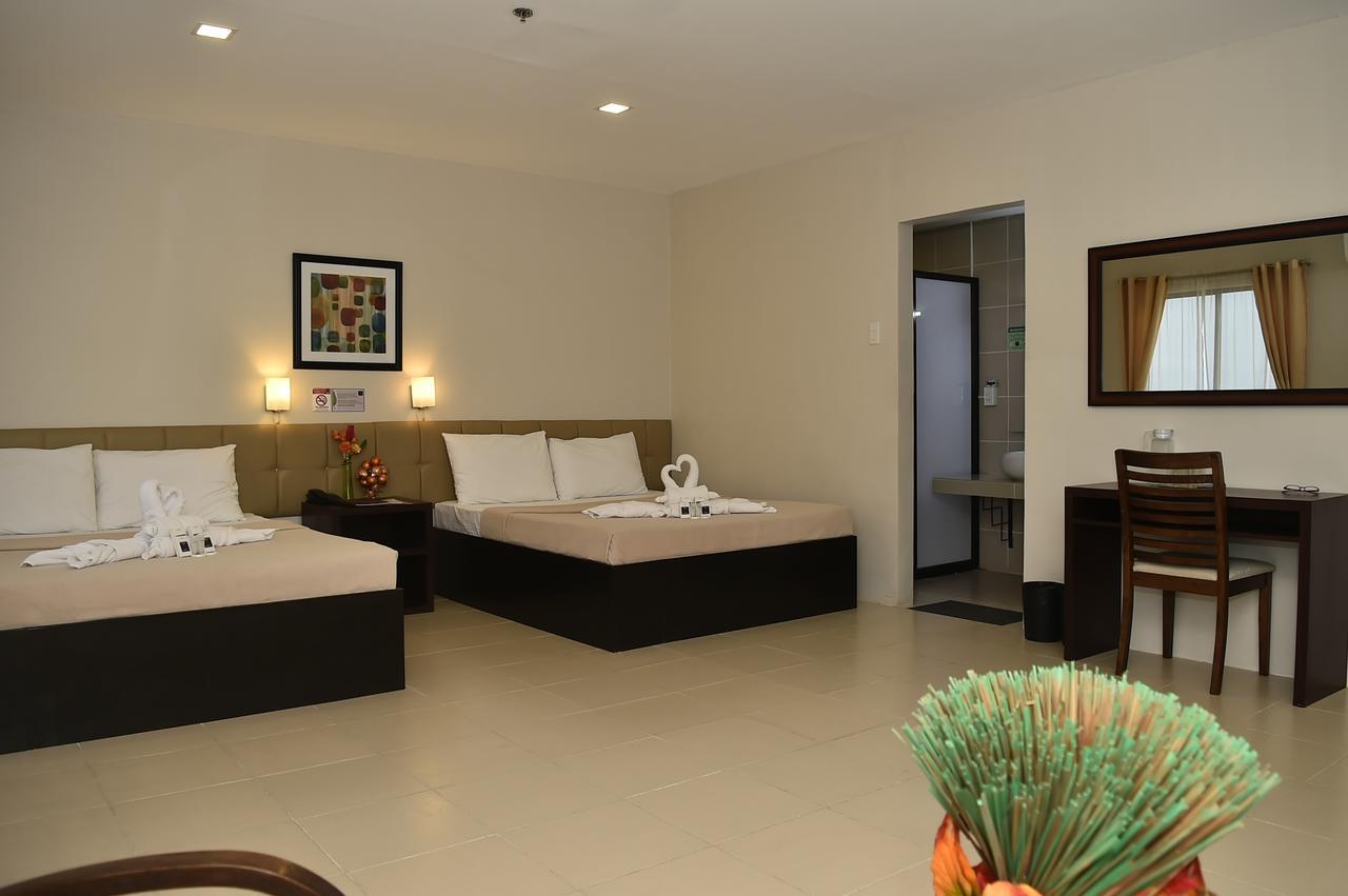 Columbus Plaza Hotel General Santos City Екстериор снимка